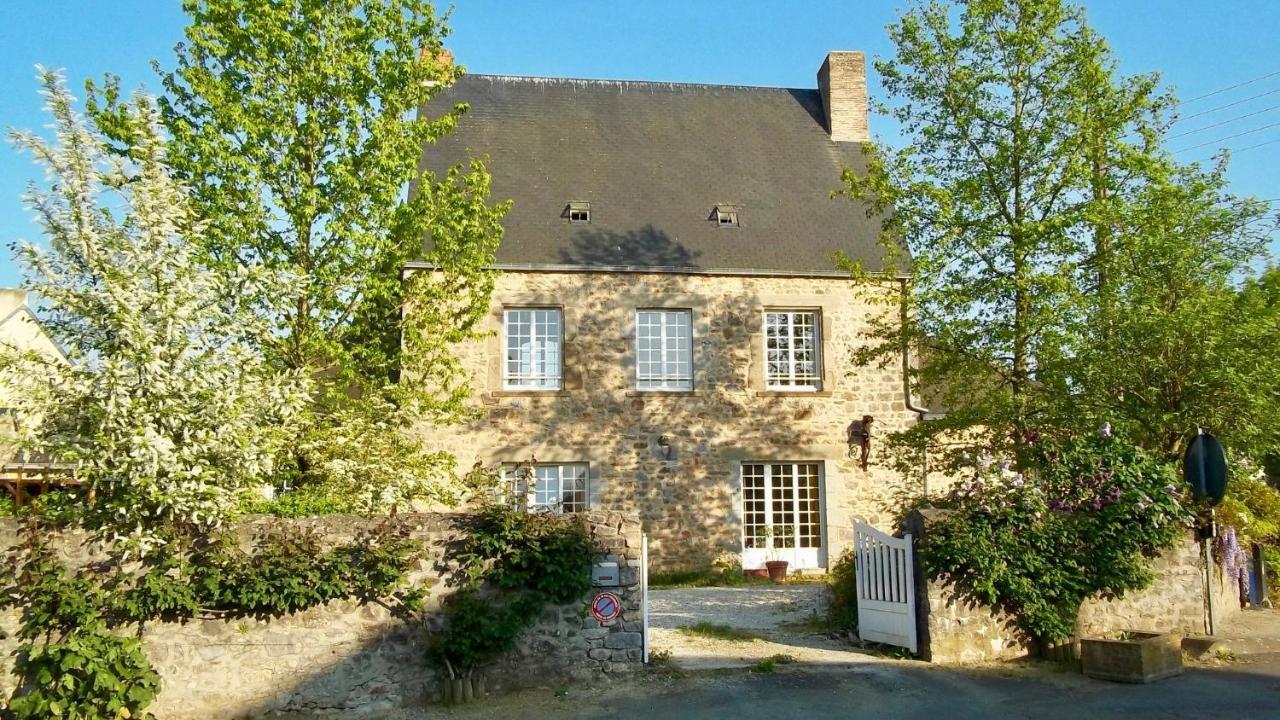 Manoir De La Grand'Cour Bed and Breakfast Soulgé-sur-ouette Εξωτερικό φωτογραφία