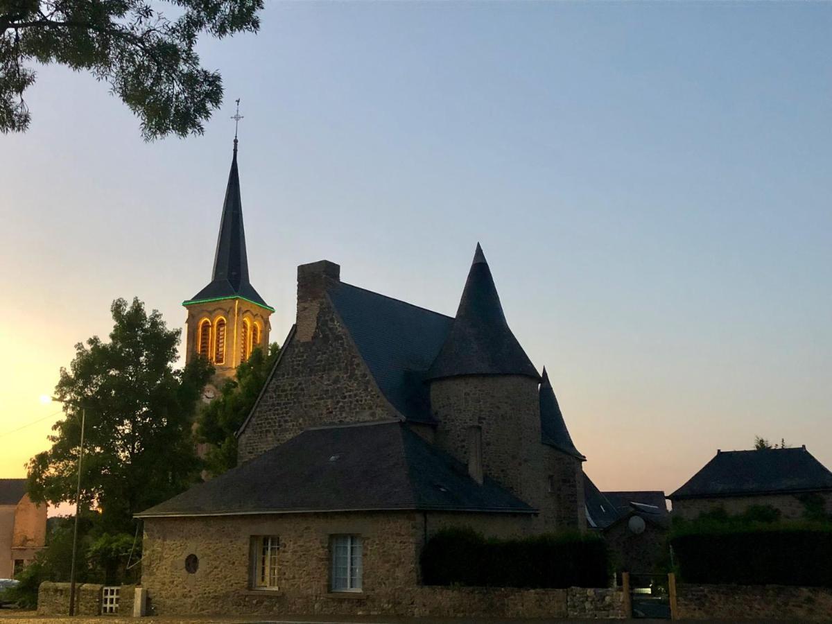 Manoir De La Grand'Cour Bed and Breakfast Soulgé-sur-ouette Εξωτερικό φωτογραφία