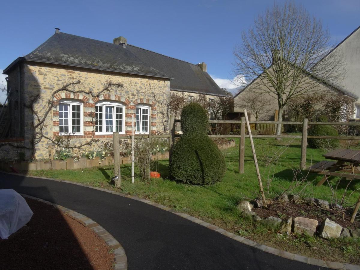 Manoir De La Grand'Cour Bed and Breakfast Soulgé-sur-ouette Εξωτερικό φωτογραφία